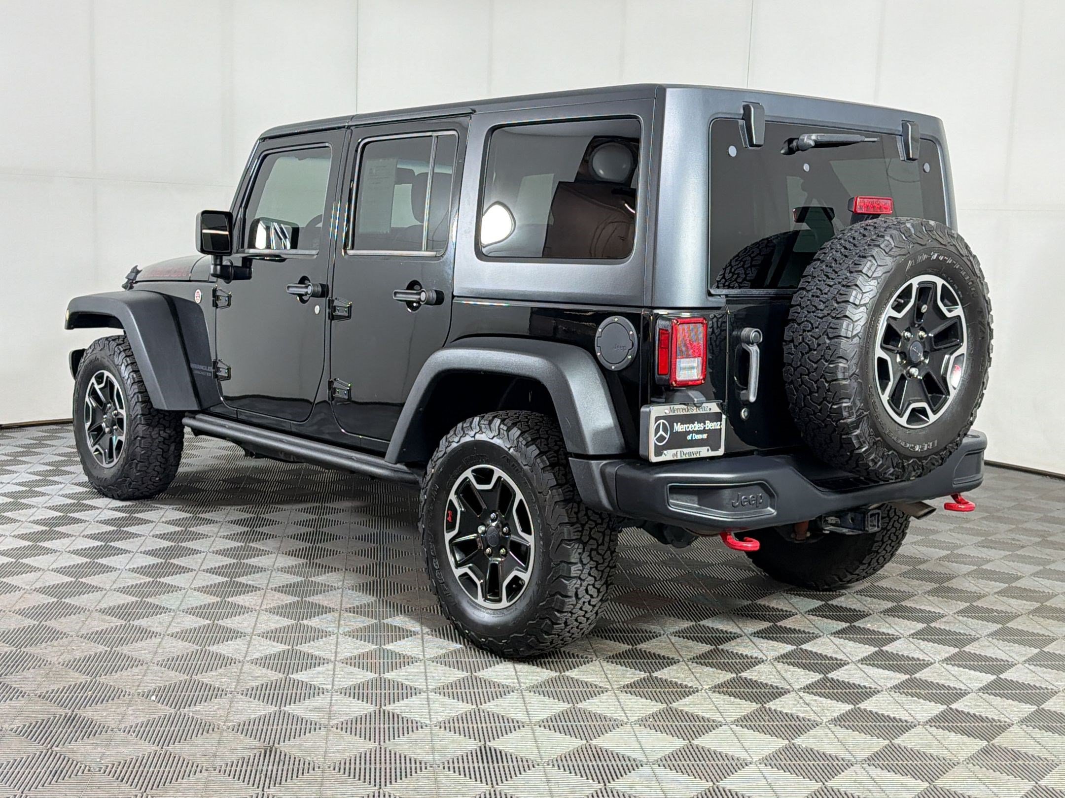 Used 2017 Jeep Wrangler Unlimited Rubicon AWD/4WD image 3