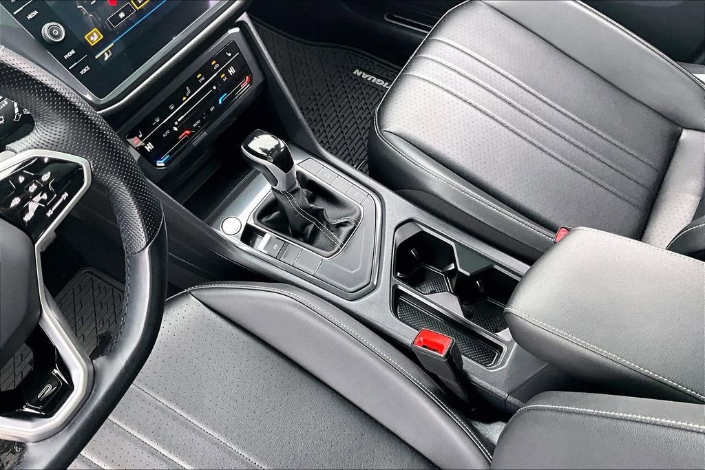 Used 2024 Volkswagen Tiguan SE R-Line image 15