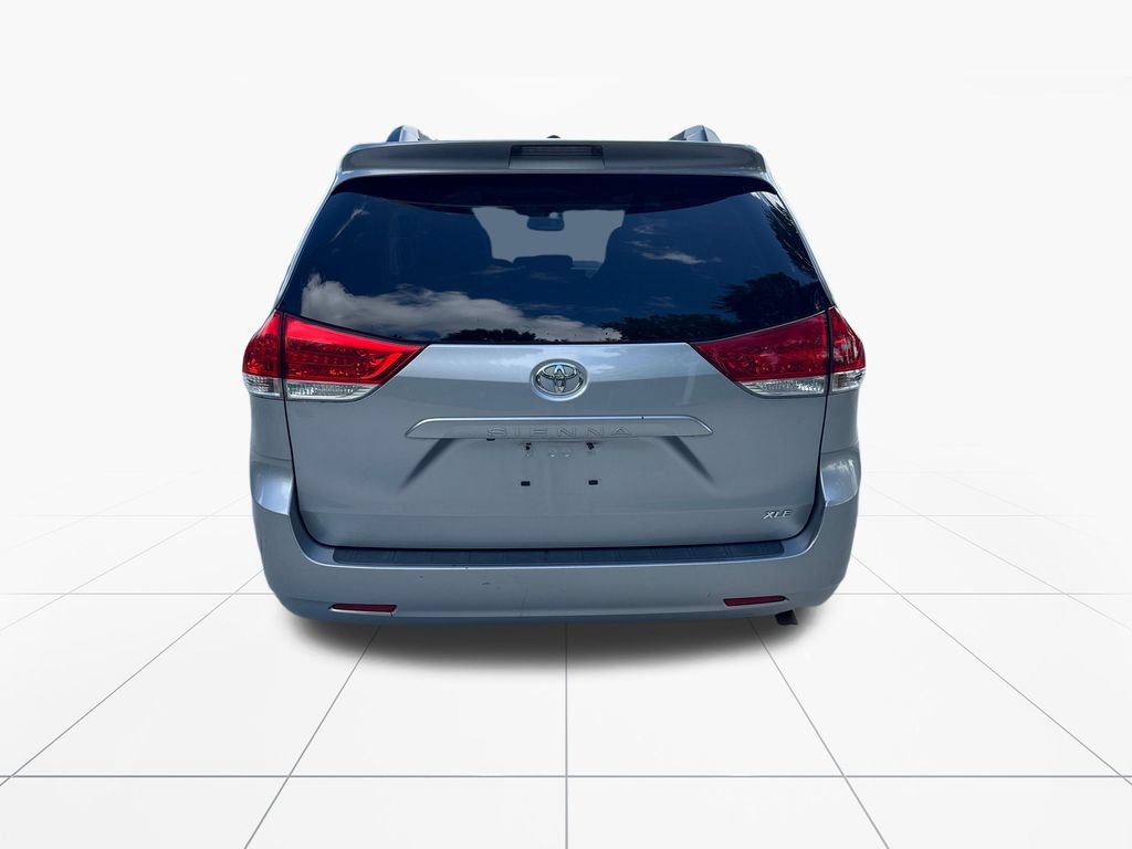 Used 2013 Toyota Sienna XLE FWD image 7
