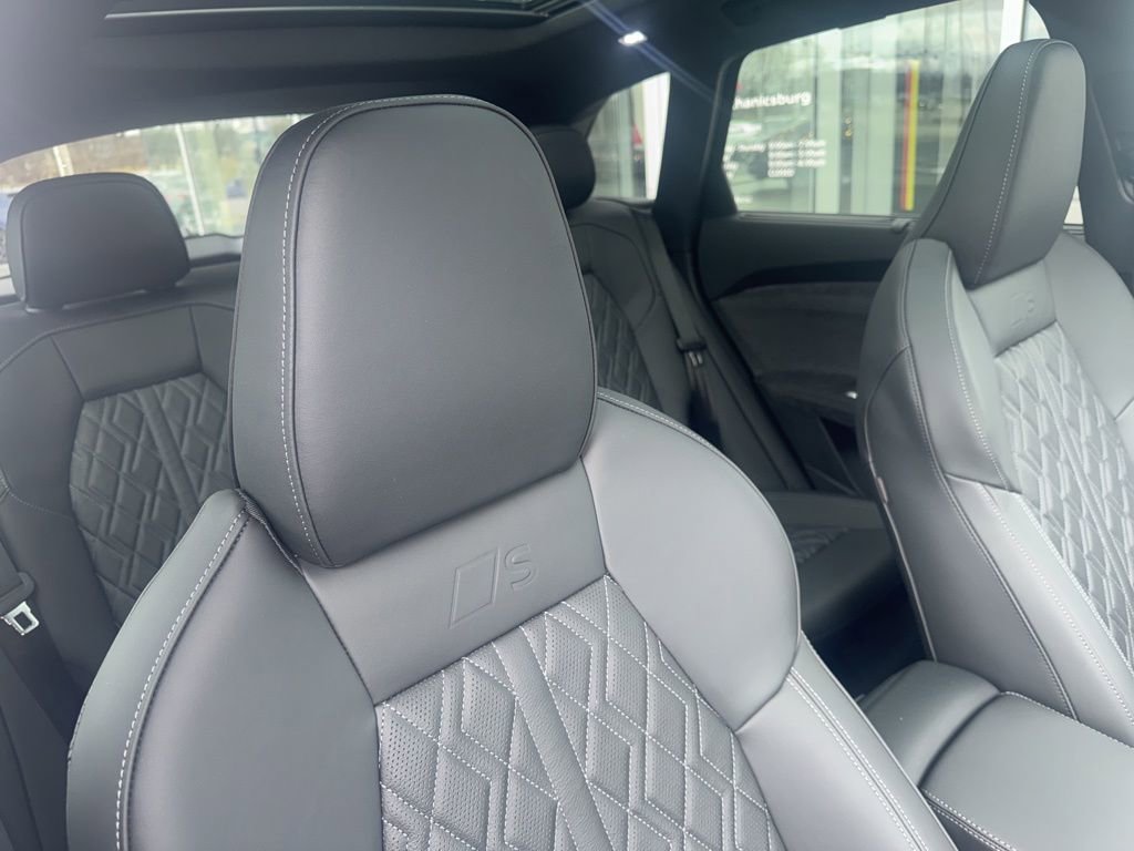 New 2026 Audi SQ5 Premium Plus image 9