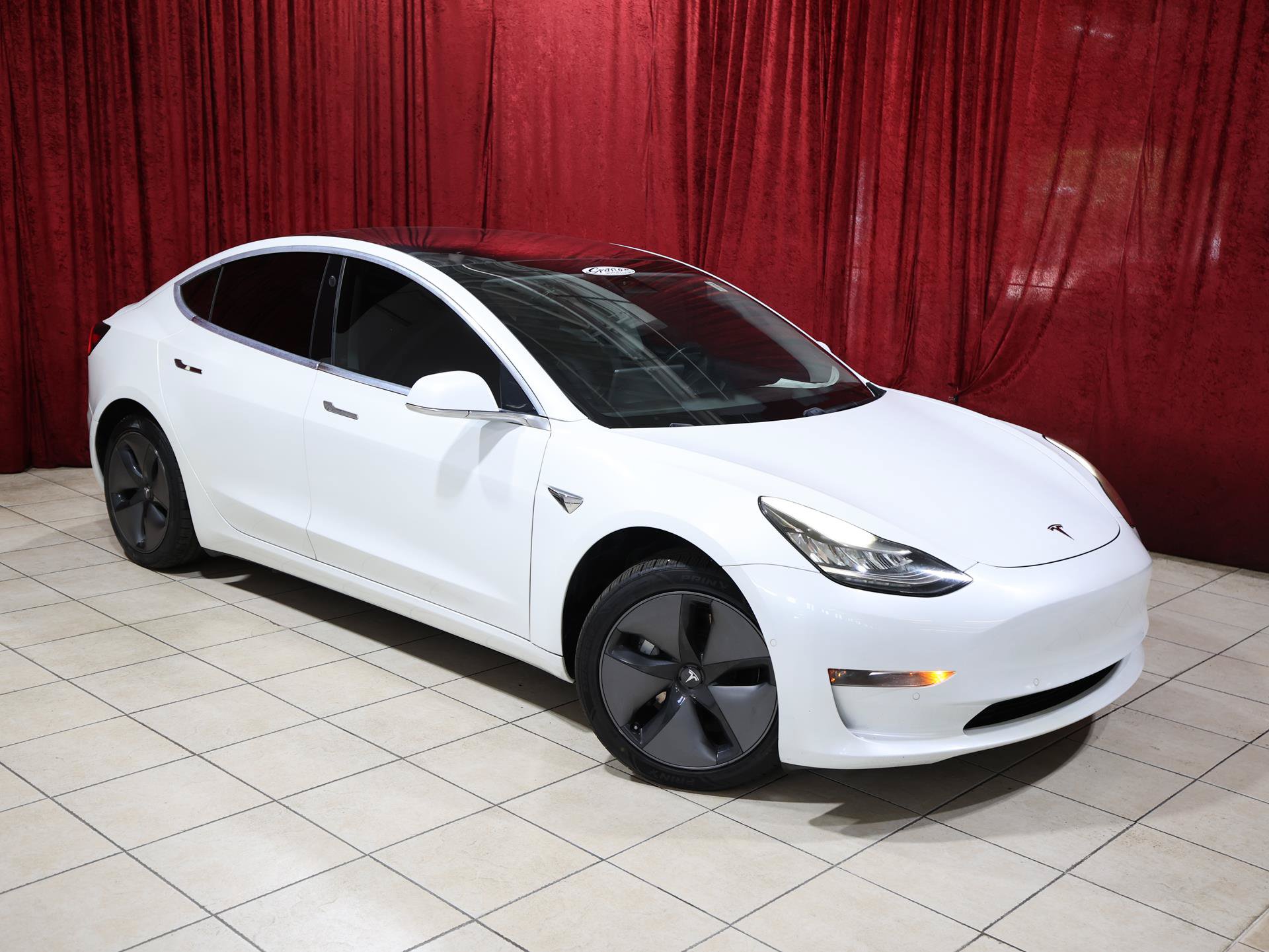 Used 2018 Tesla Model 3 Mid Range RWD image 2