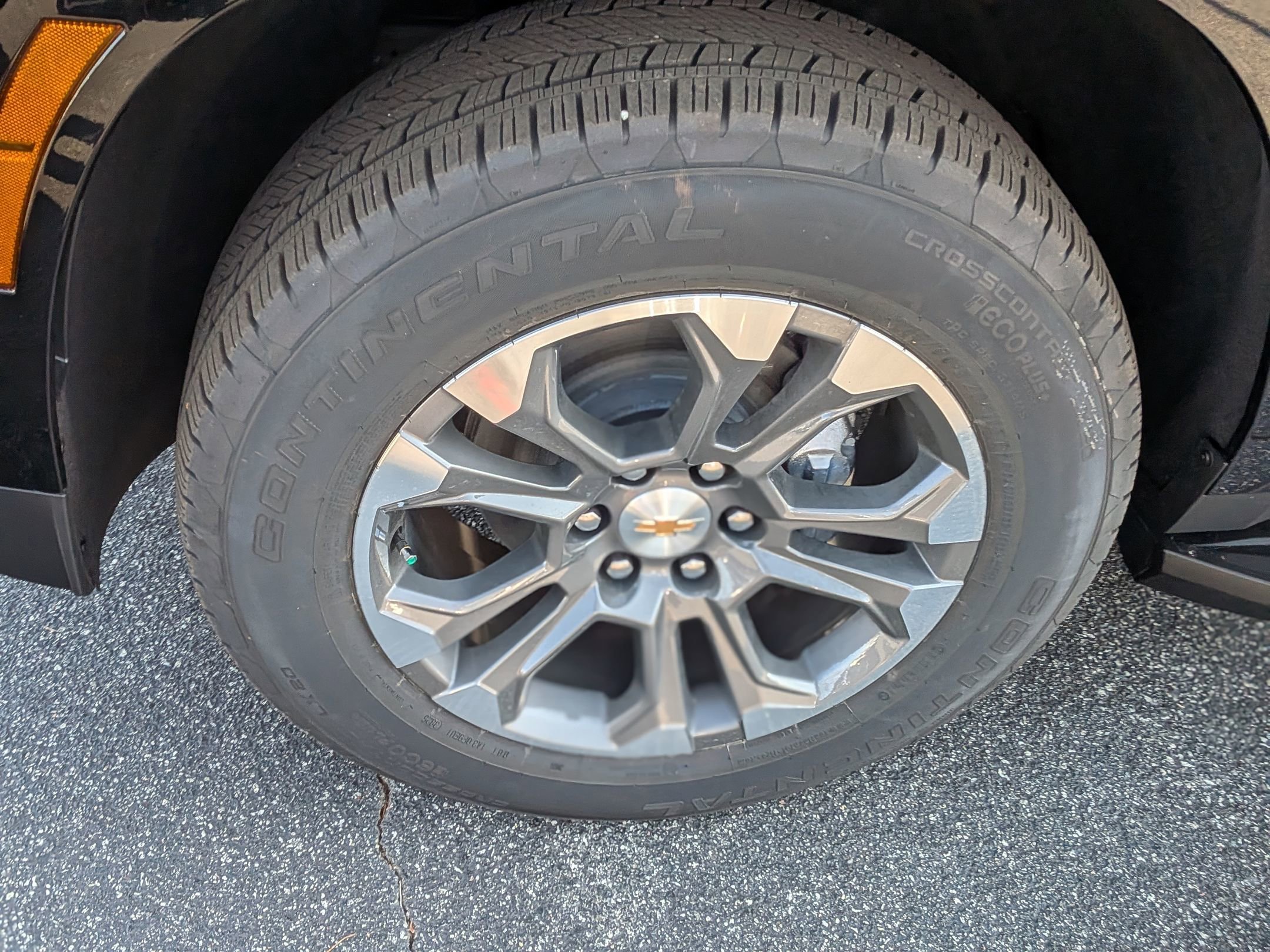 New 2026 Chevrolet Suburban LS image 11