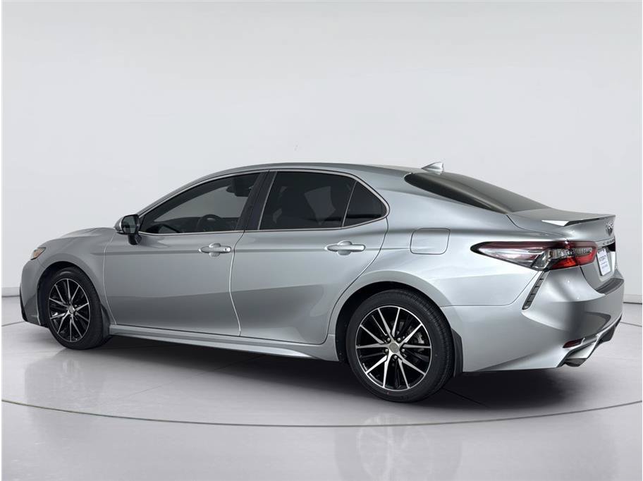 Used 2022 Toyota Camry SE w/ Carpet Mat Package (TMS) FWD image 3