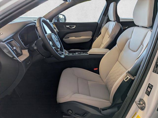 New 2026 Volvo XC60 T8 Plus w/ Climate Package PRO AWD/4WD image 4