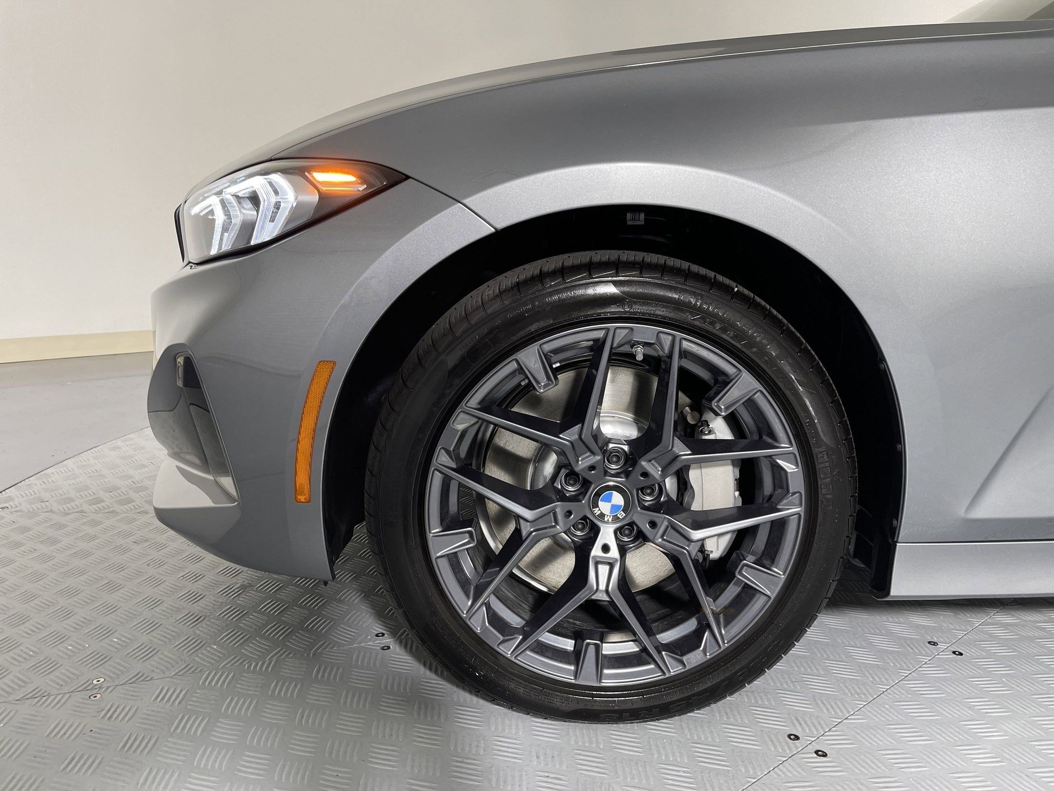 Used 2025 BMW 330i xDrive Sedan w/ Convenience Package AWD/4WD image 11
