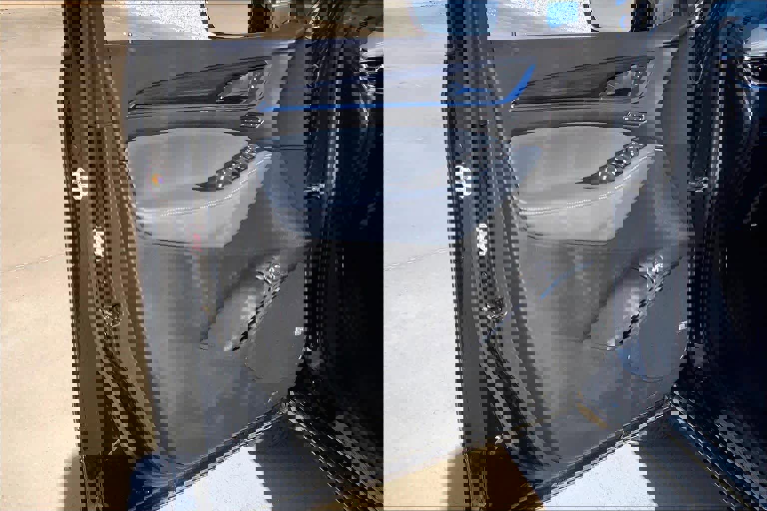 Used 2024 Buick Enclave Premium image 42