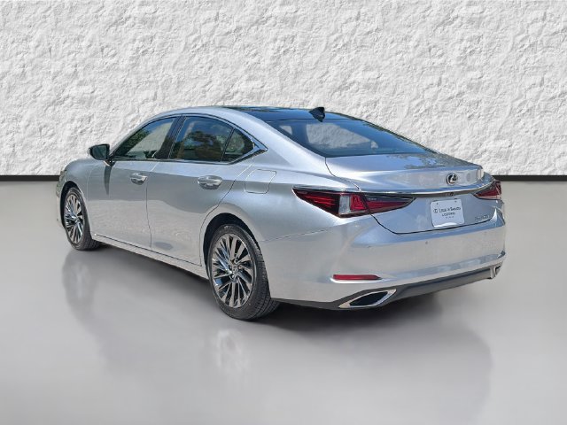Used 2024 Lexus ES 350 w/ Technology Package FWD image 5