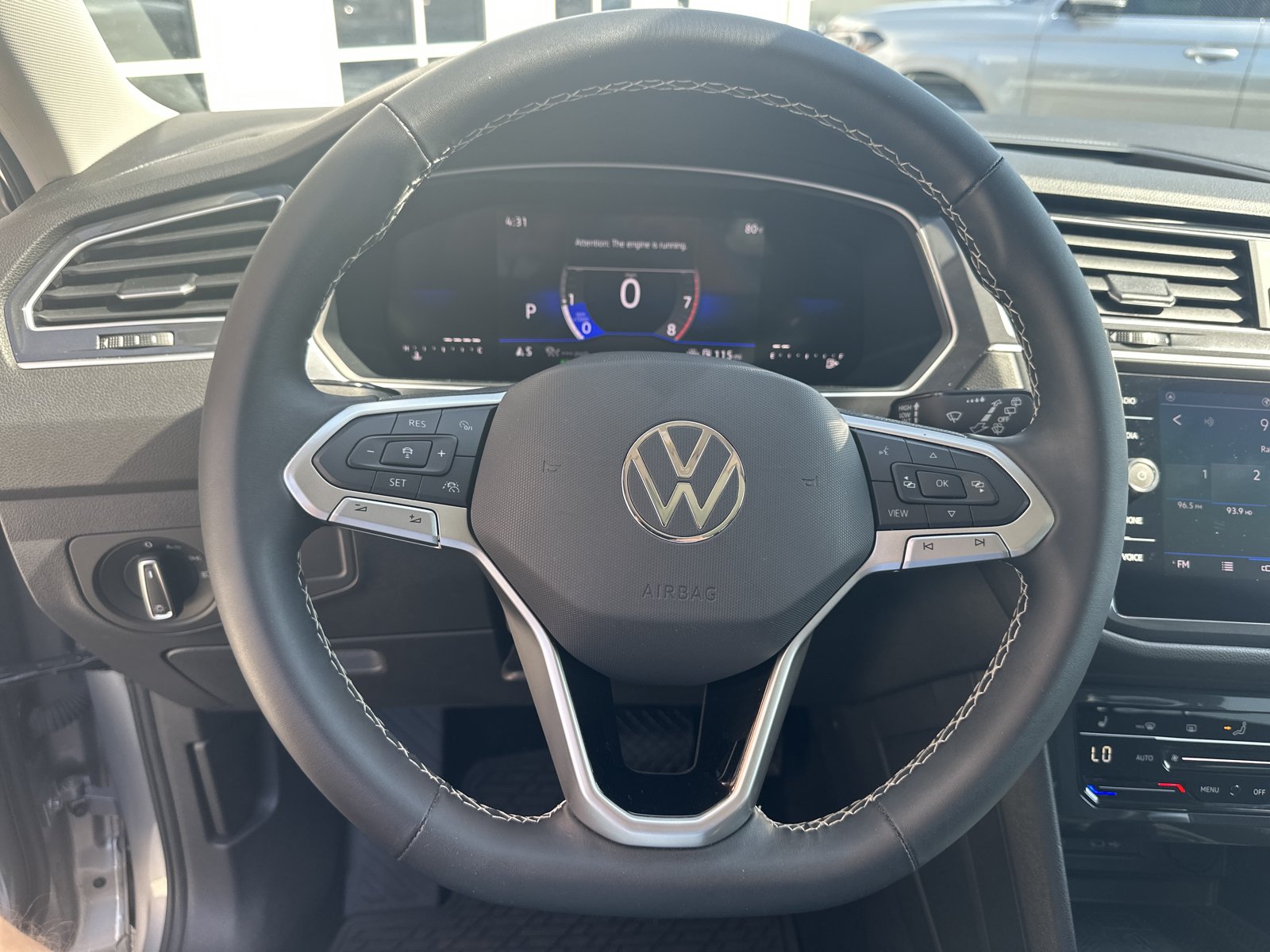 Used 2024 Volkswagen Tiguan SE FWD image 11