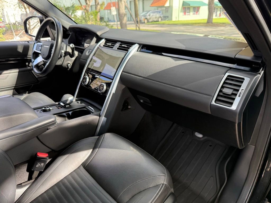 Used 2021 Land Rover Discovery S AWD/4WD image 39