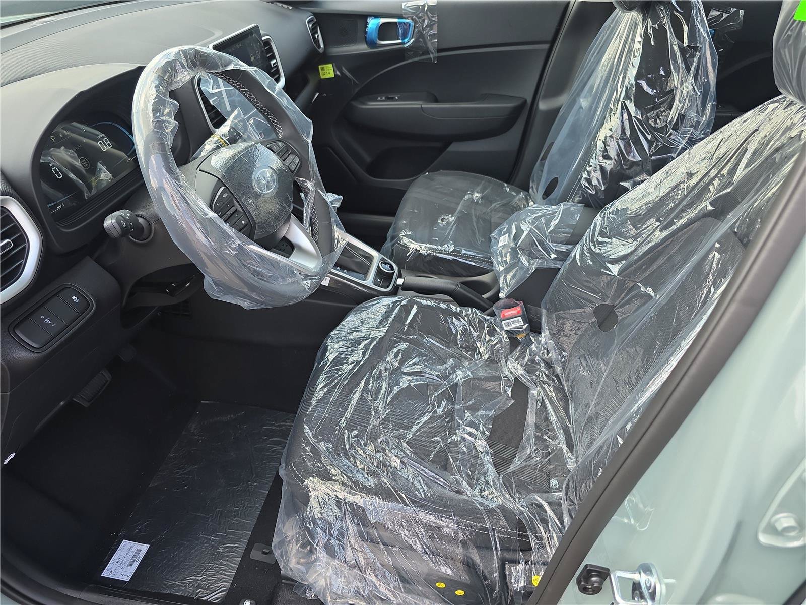 New 2026 Hyundai Venue SEL FWD image 3