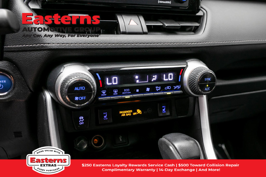 Used 2021 Toyota RAV4 XLE w/ XLE Grade Weather Package AWD/4WD image 21