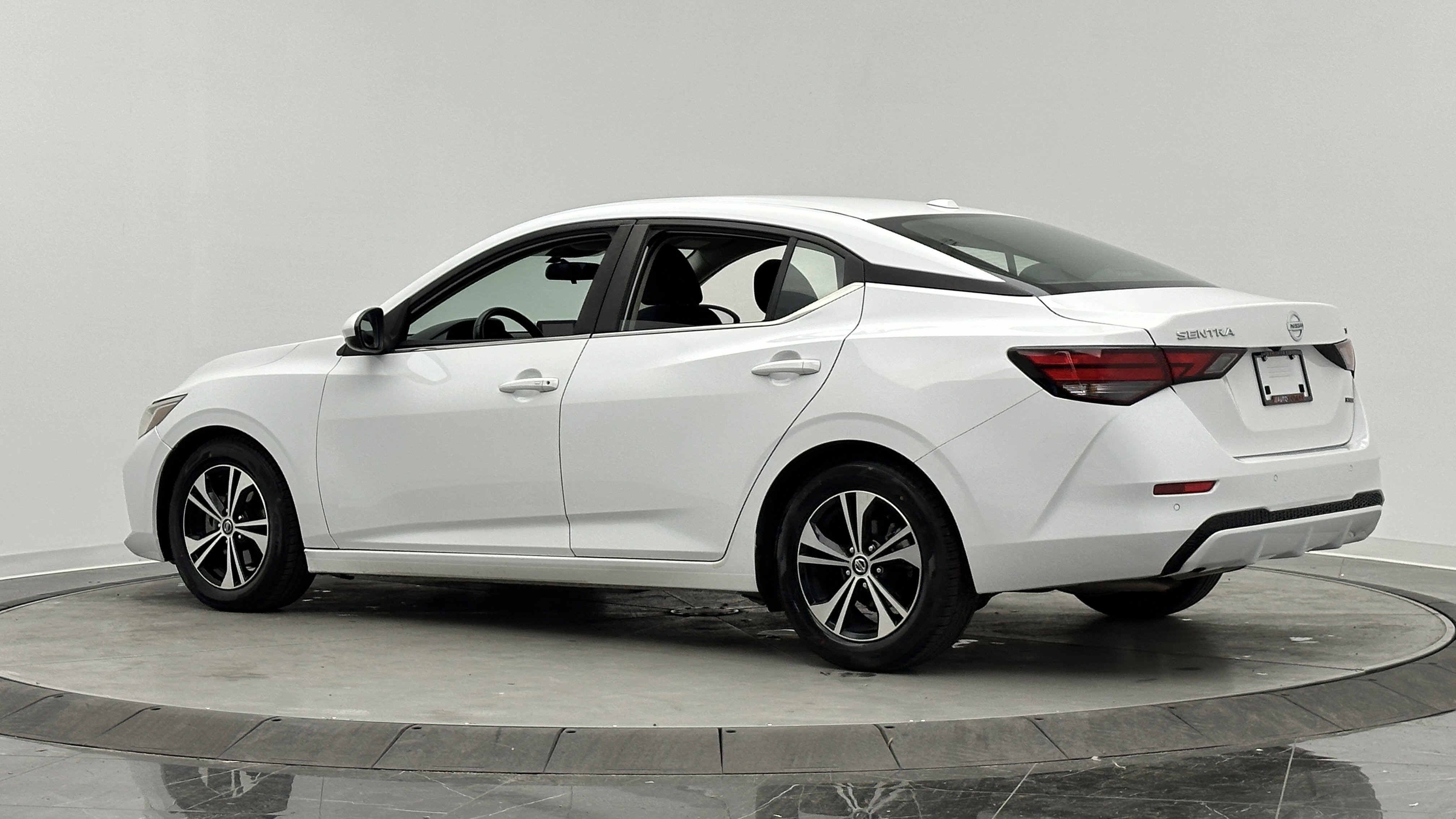 Used 2021 Nissan Sentra SV image 5