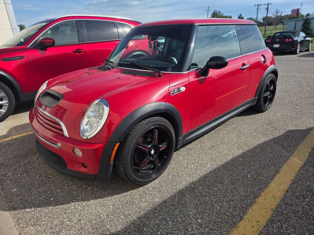 Used 2004 MINI Cooper S FWD video 1