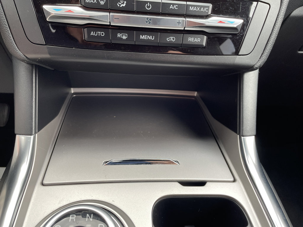 Used 2020 Ford Explorer XLT w/ Equipment Group 202A image 18