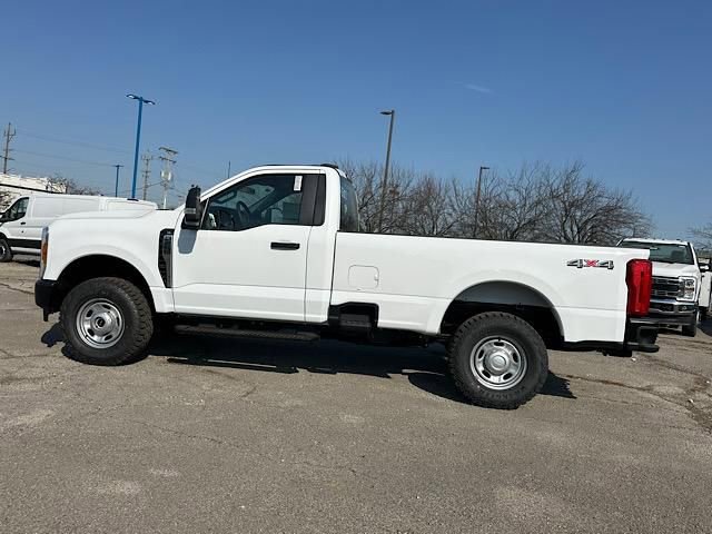 New 2025 Ford F250 XL w/ XL Off-Road Package image 4