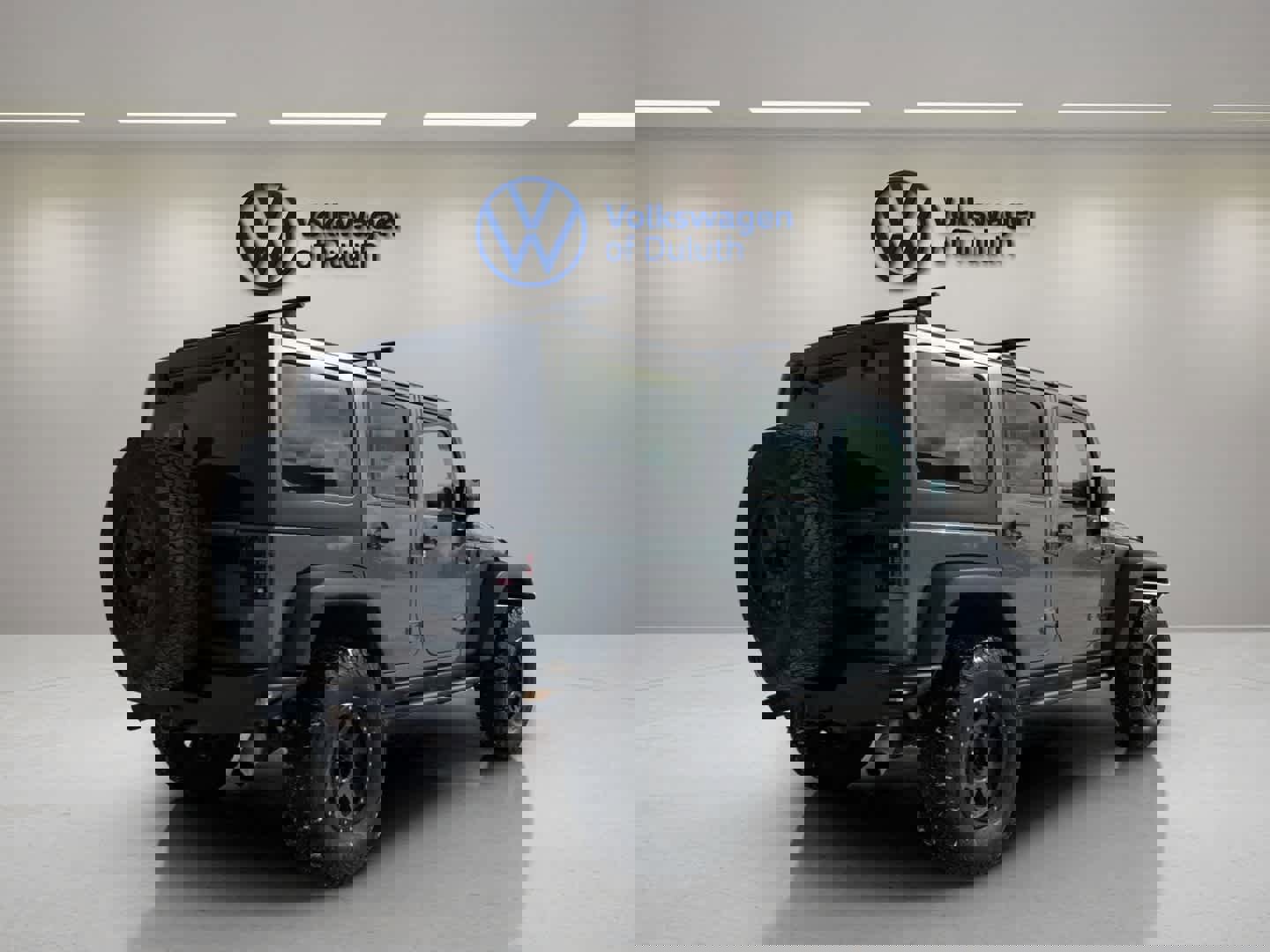 Used 2014 Jeep Wrangler Unlimited Rubicon w/ Connectivity Group image 4