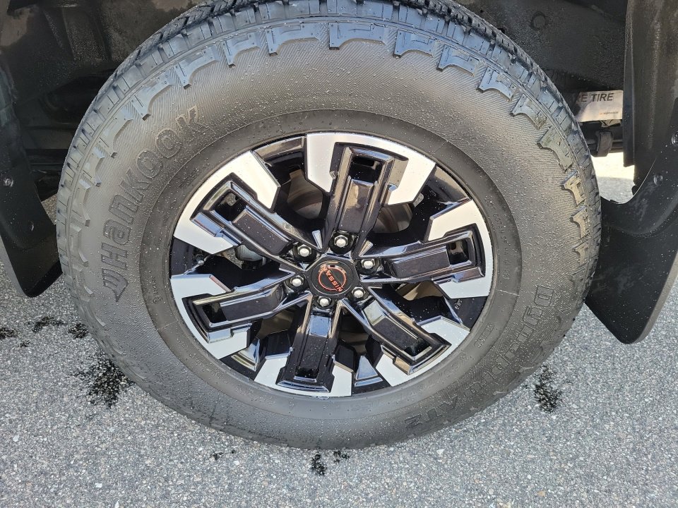 Used 2023 Nissan Frontier PRO-4X w/ Pro Convenience Package AWD/4WD image 27