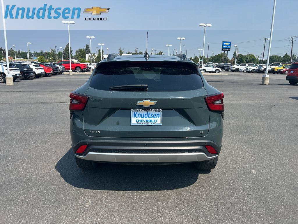 Used 2025 Chevrolet Trax LT w/ Driver Confidence Package FWD image 8