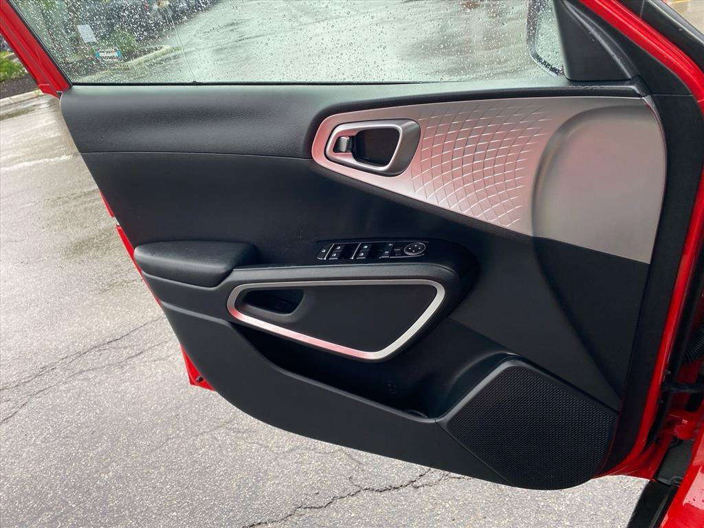 Certified 2024 Kia Soul S FWD image 22