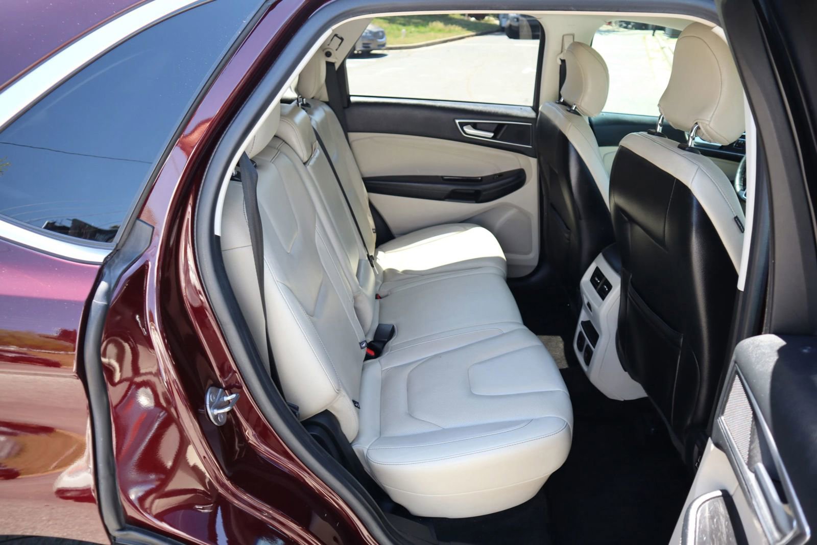 Used 2017 Ford Edge Titanium w/ Equipment Group 301A FWD image 21
