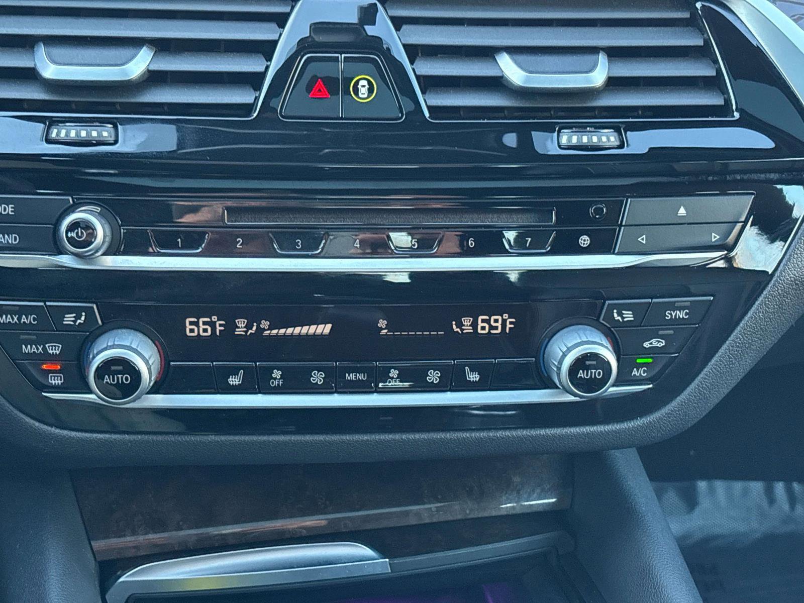 Used 2018 BMW 540i xDrive AWD/4WD image 25