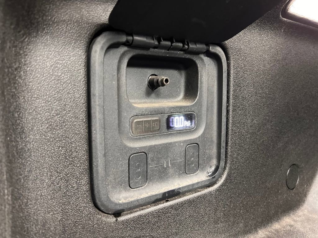 Used 2024 Rivian R1T Adventure AWD/4WD image 23