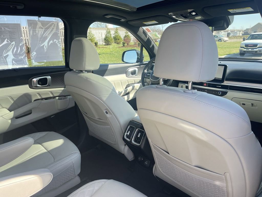 Used 2025 Kia Sorento SX Prestige image 41