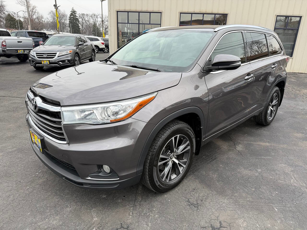 Used 2016 Toyota Highlander XLE AWD/4WD image 53