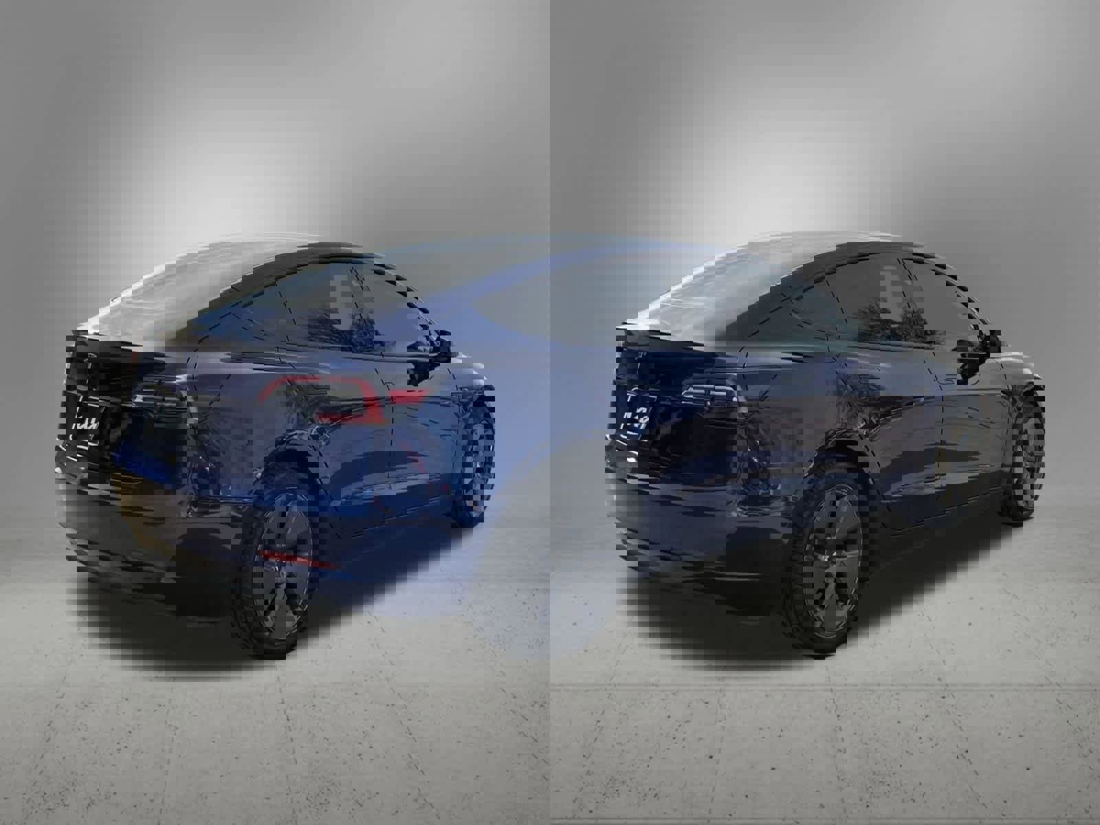 Used 2023 Tesla Model 3 Standard Range image 6