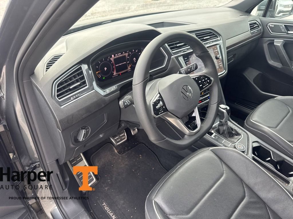 Used 2022 Volkswagen Tiguan SEL R-Line image 14