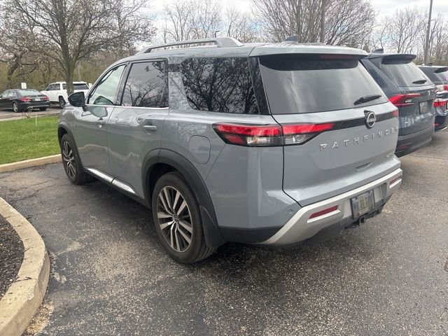 Used 2024 Nissan Pathfinder Platinum image 7