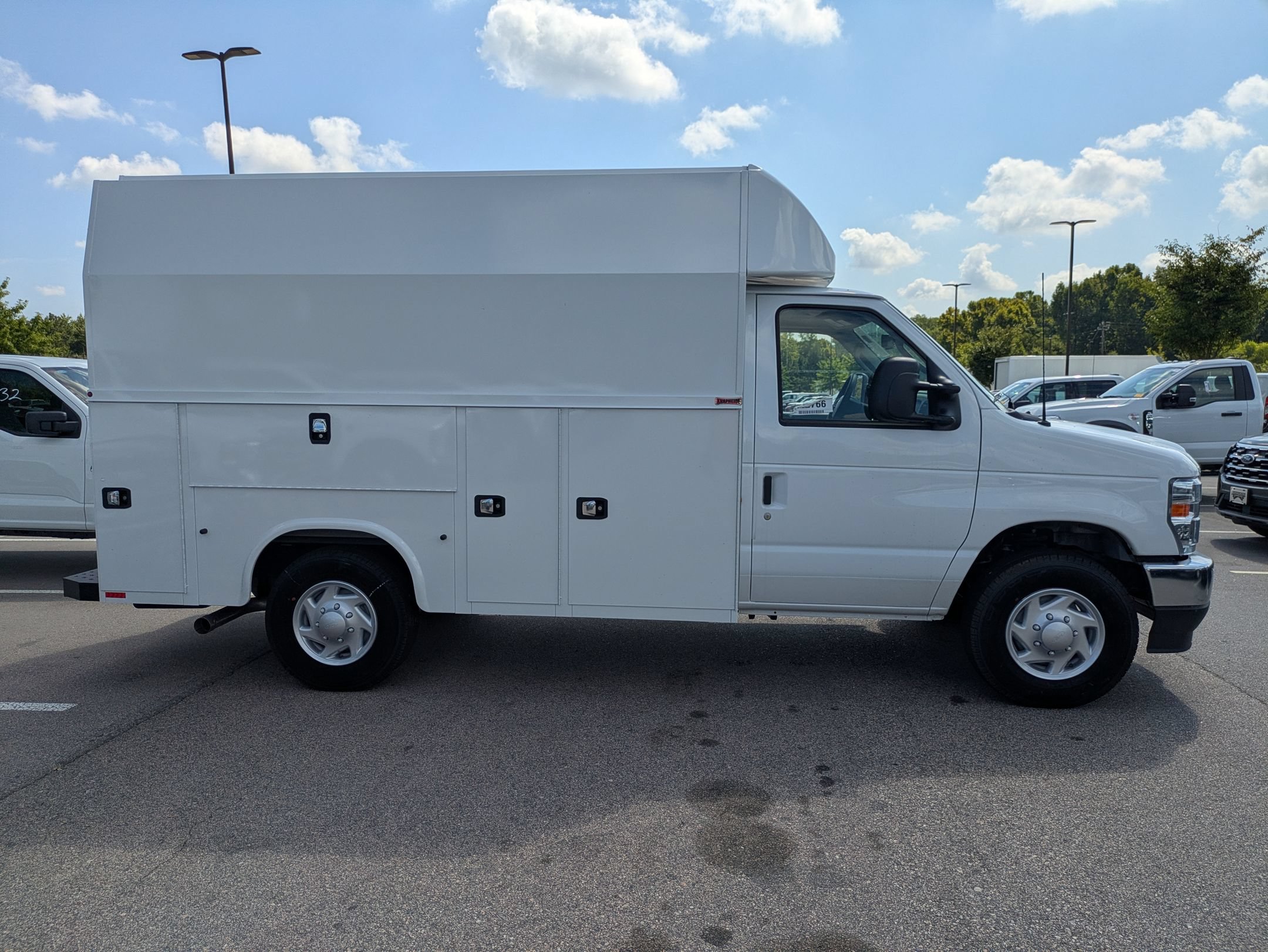 New 2027 Ford E-350 and Econoline 350 Super Duty w/ Power Equipment Group RWD image 3
