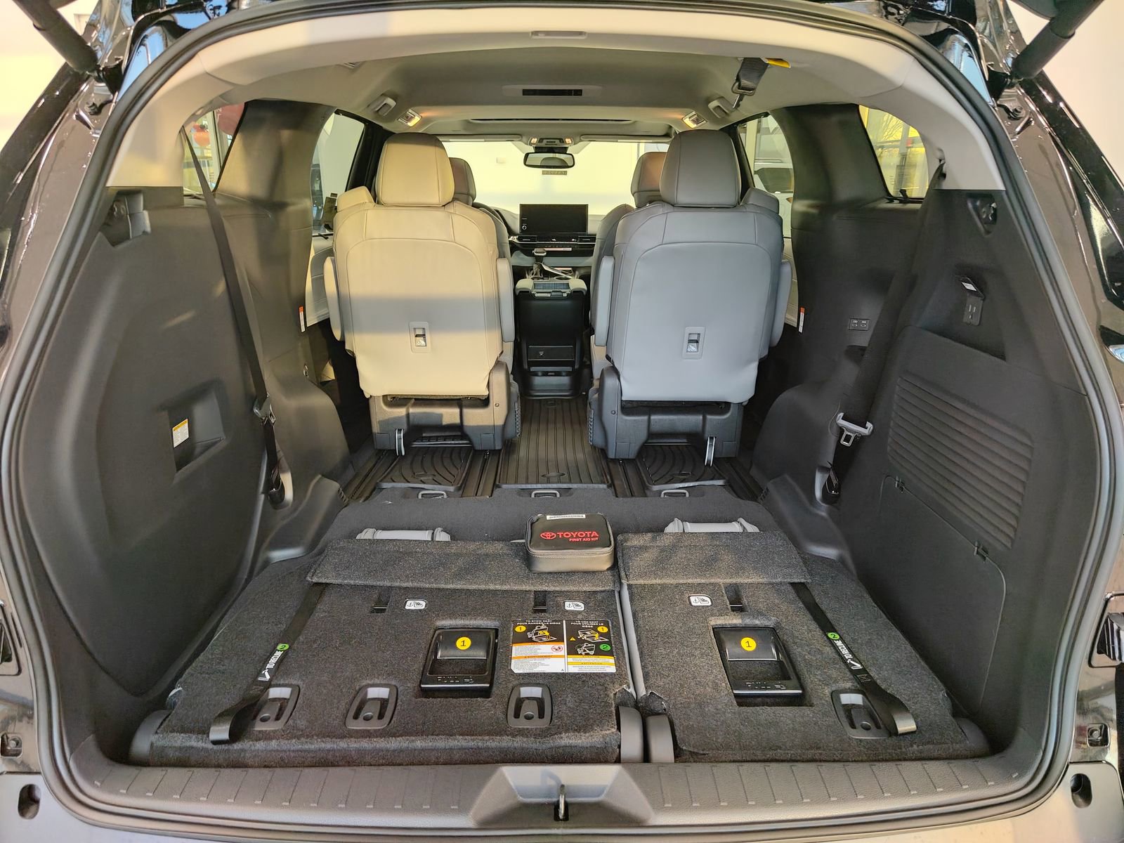 New 2026 Toyota Sienna XLE image 15