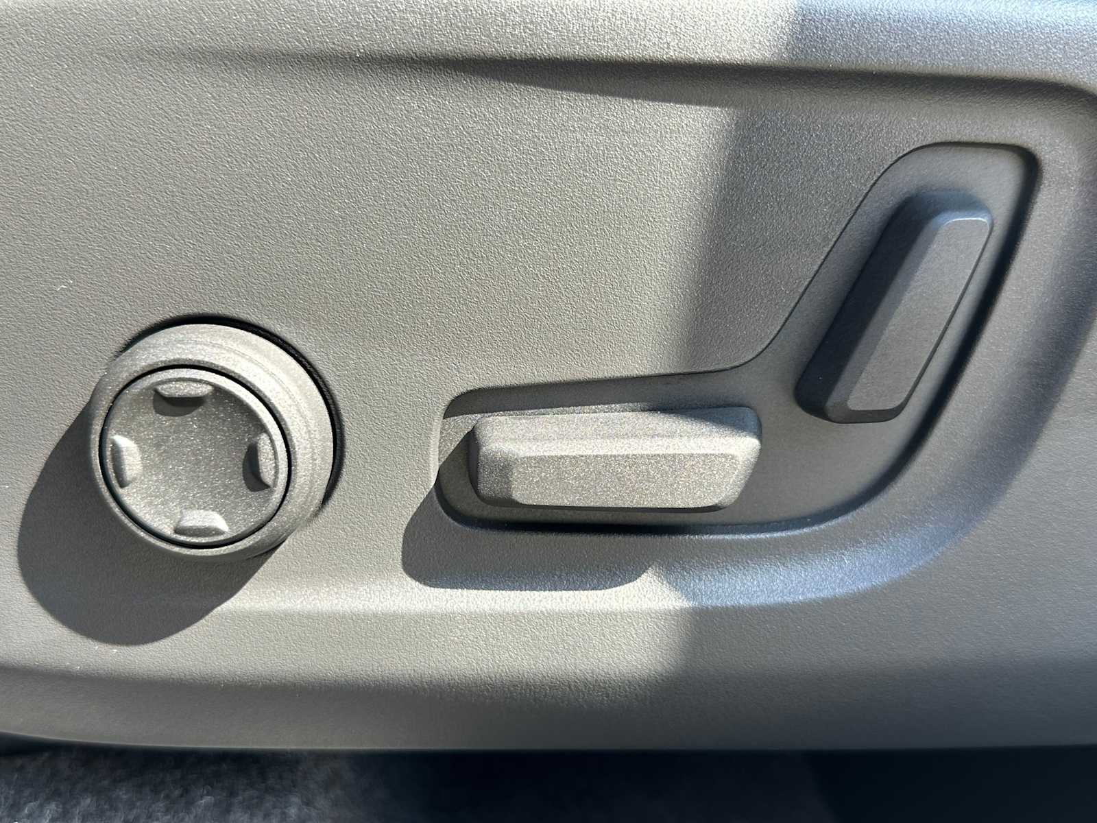 New 2026 Volvo XC40 B5 Ultra w/ Climate Package image 22