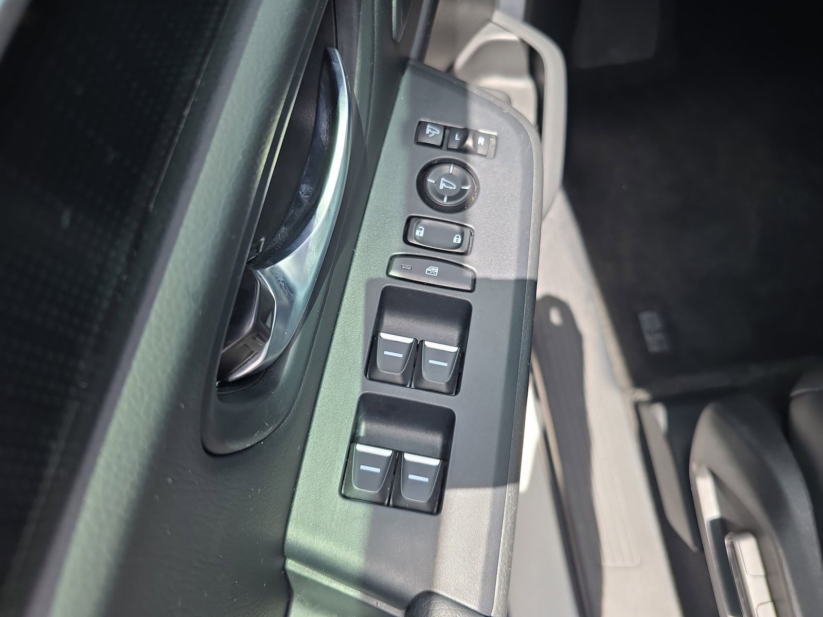 Certified 2025 Honda Pilot Black Edition image 15