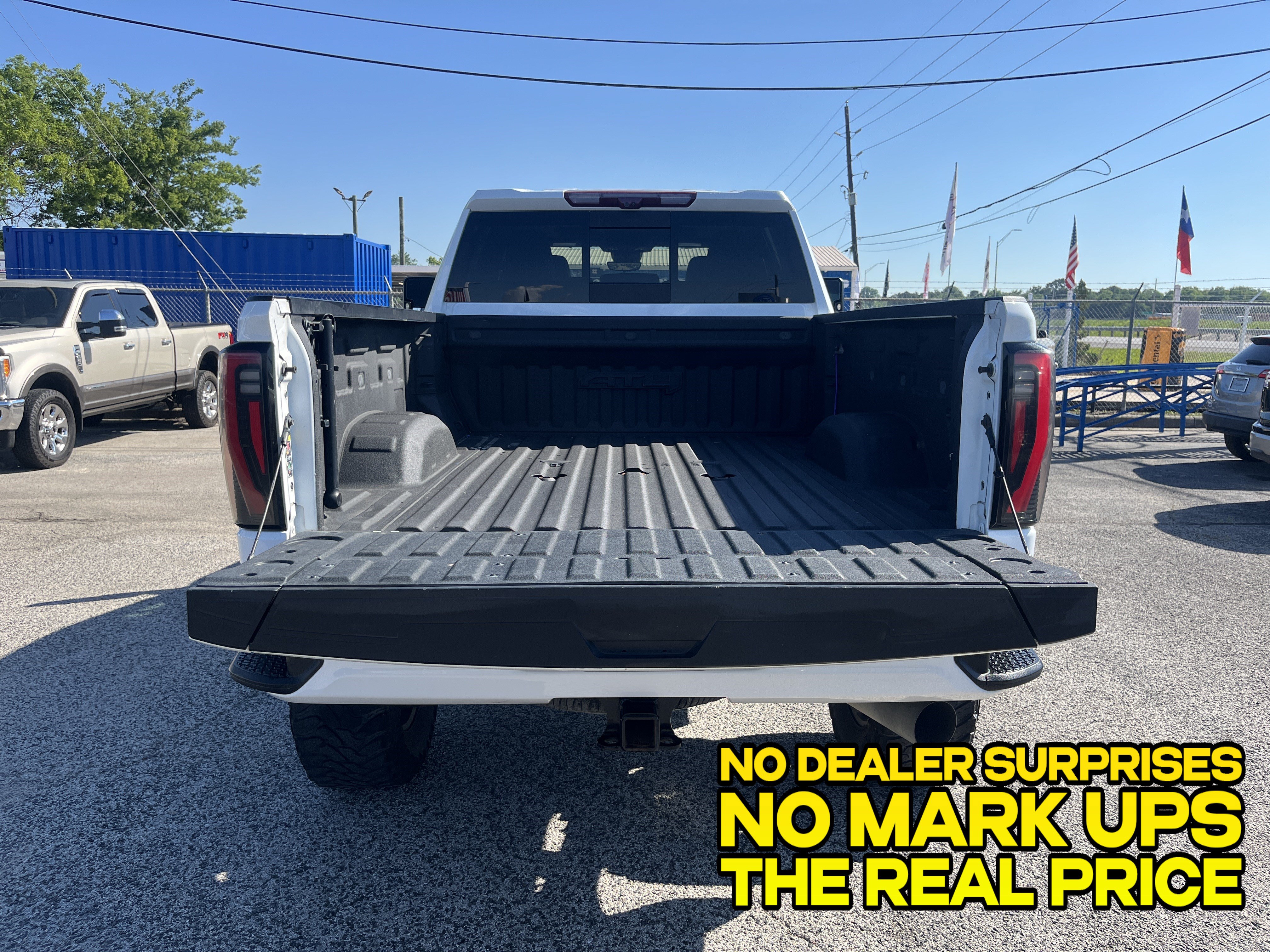 Used 2024 GMC Sierra 2500 AT4 w/ AT4 Premium Plus Package AWD/4WD image 5