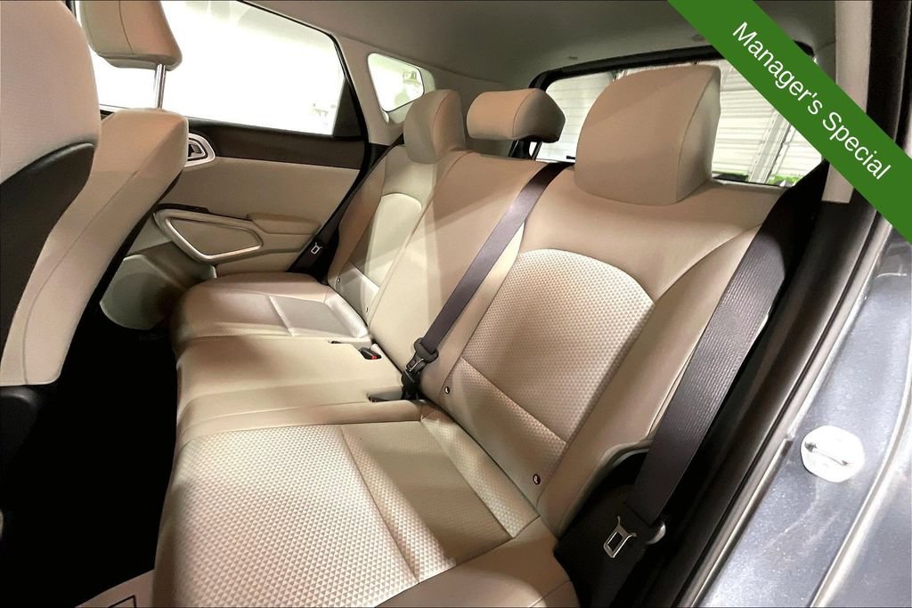 Used 2025 Kia Soul LX FWD image 31