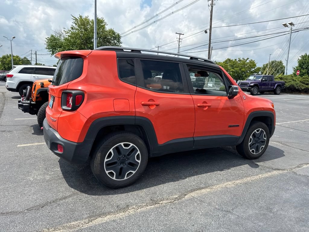 Used 2015 Jeep Renegade Trailhawk w/ Popular Equipment Group AWD/4WD image 14