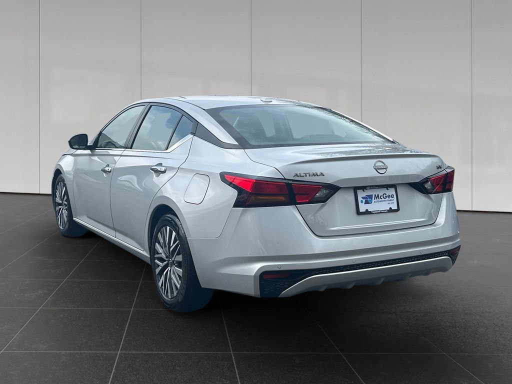 Used 2023 Nissan Altima 2.5 SV image 3