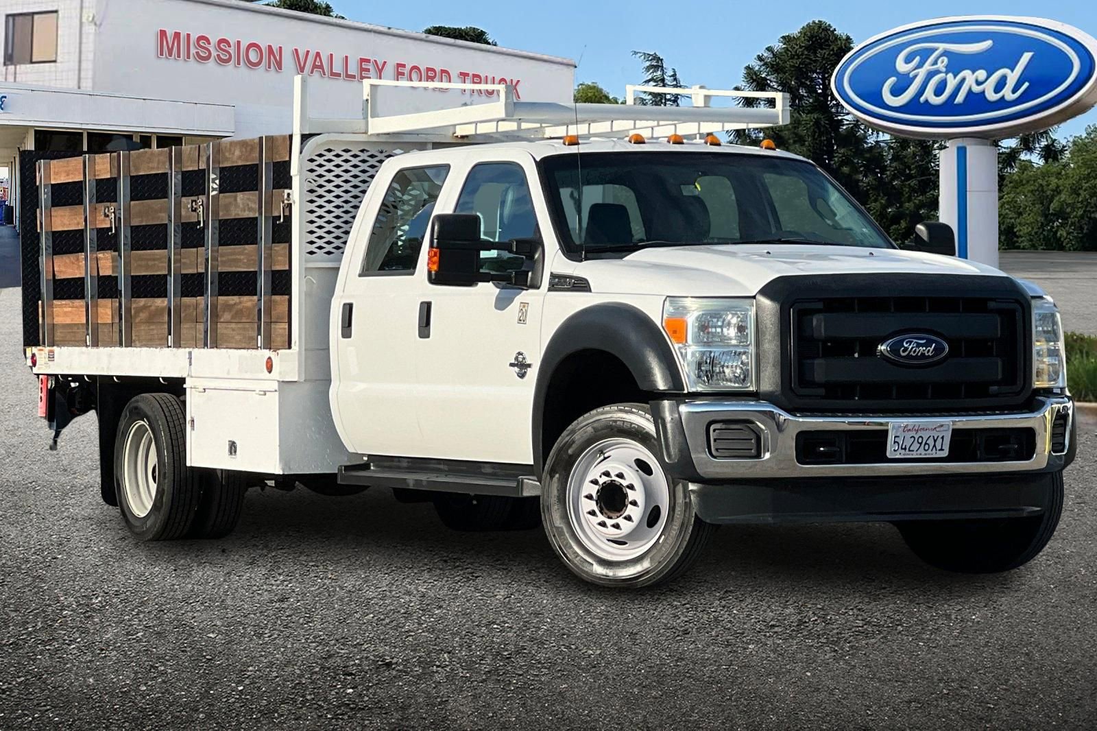 Used 2016 Ford F550 2WD Crew Cab Super Duty image 2