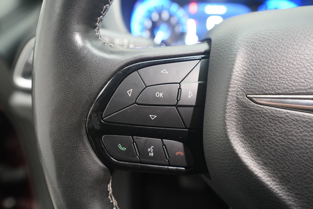 Used 2020 Chrysler Pacifica Touring-L Plus w/ S Appearance Package FWD image 19