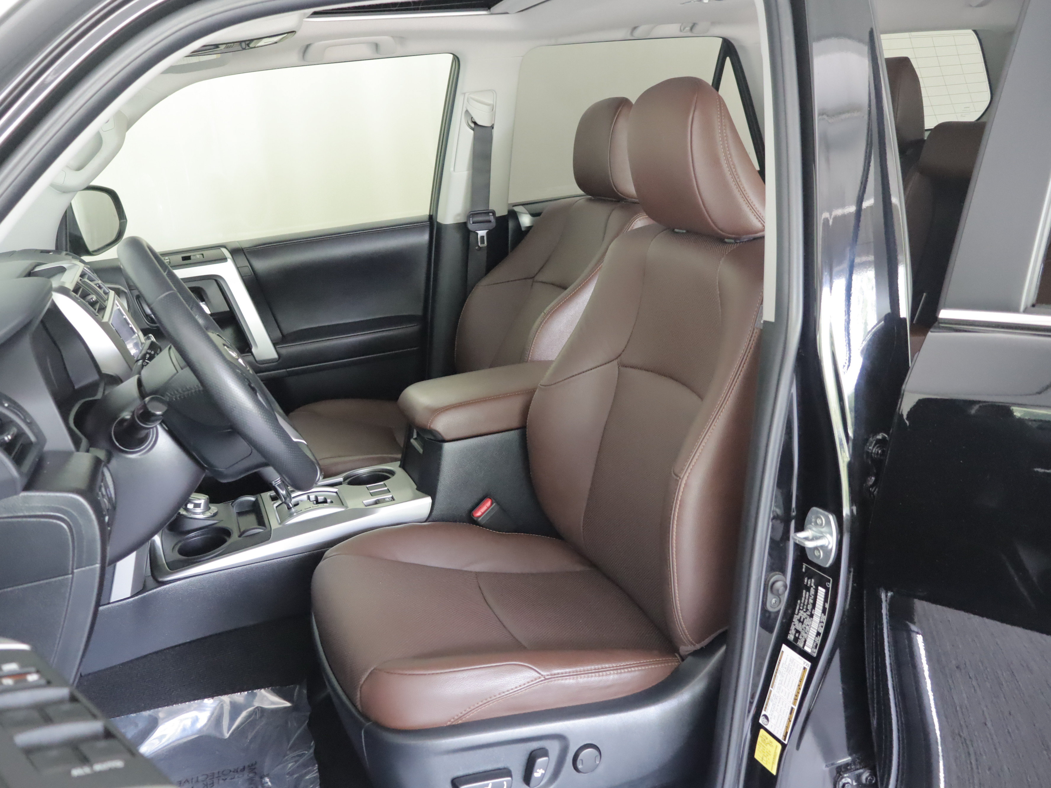 Used 2023 Toyota 4Runner Limited AWD/4WD image 9