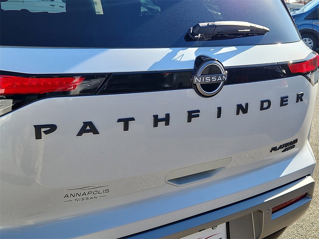 New 2025 Nissan Pathfinder Platinum image 11