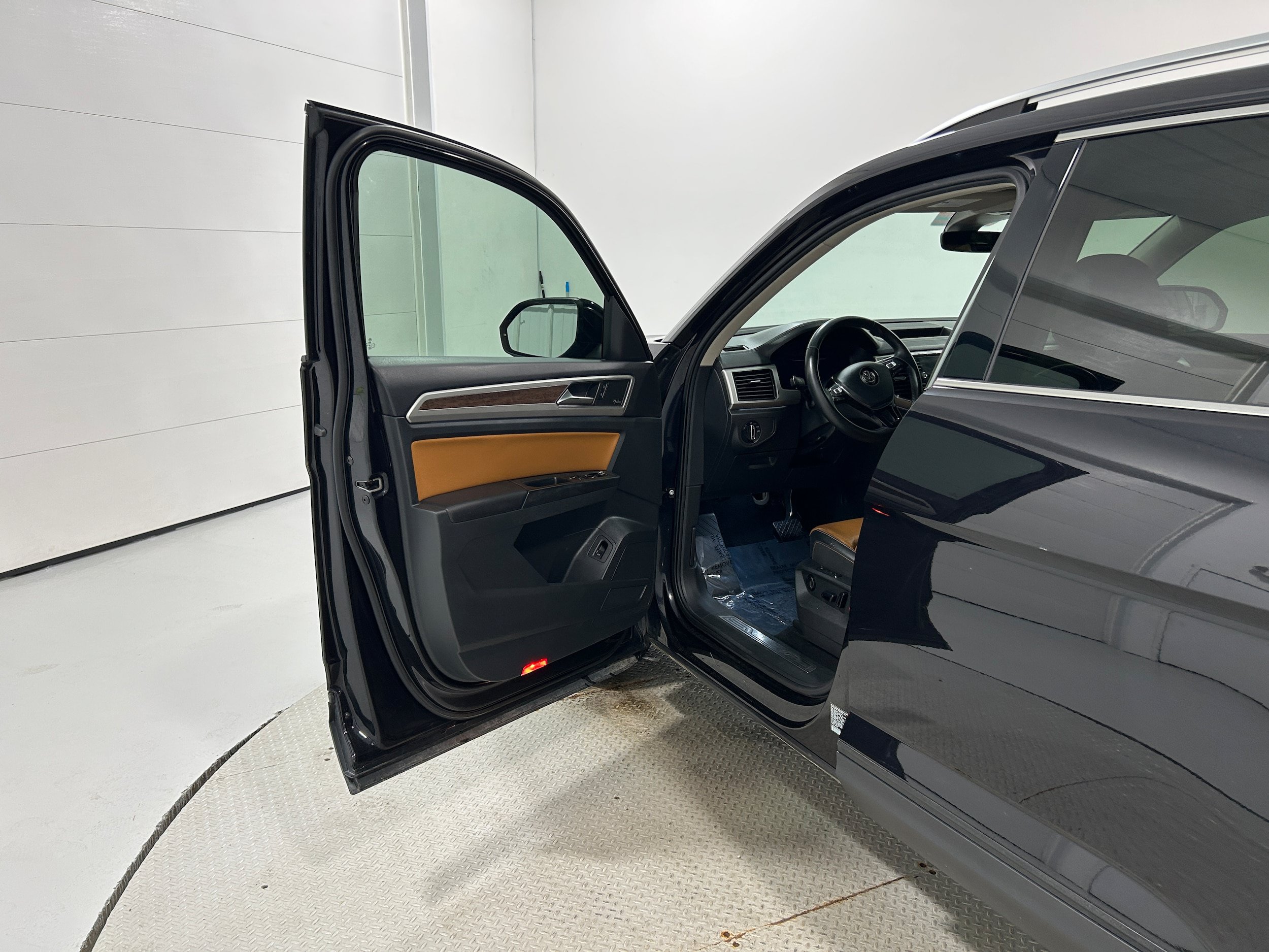 Used 2019 Volkswagen Atlas SEL Premium AWD/4WD image 22