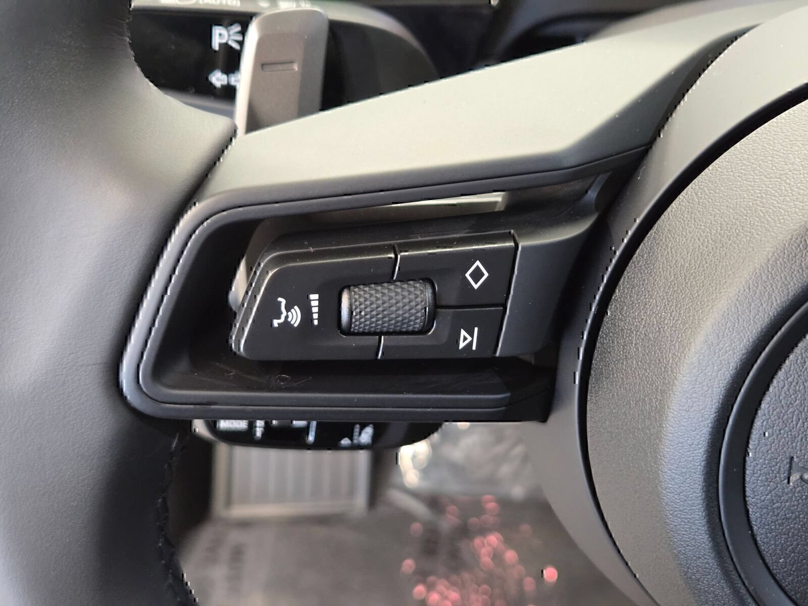 Certified 2026 Porsche Cayenne AWD/4WD image 18