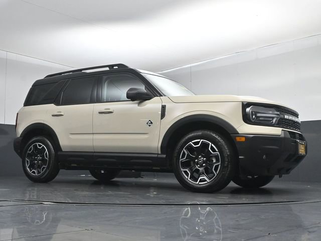 Certified 2025 Ford Bronco Sport Outer Banks w/ Outer Banks Tech Package+ AWD/4WD image 37
