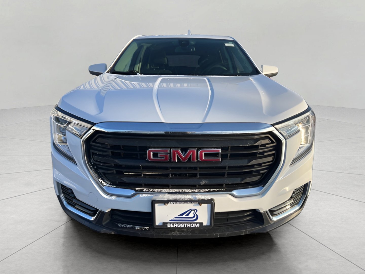 Used 2024 GMC Terrain SLE image 30