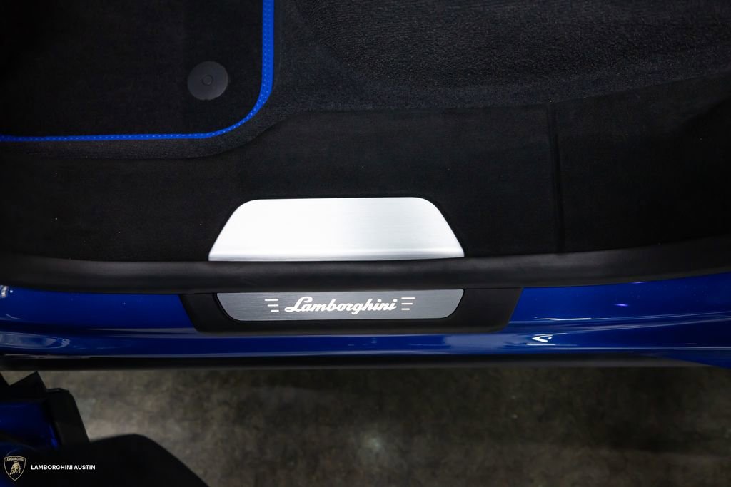 Used 2024 Lamborghini Urus Performante image 32