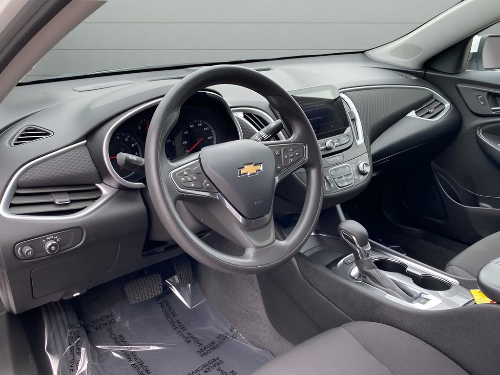 Used 2024 Chevrolet Malibu LT image 11