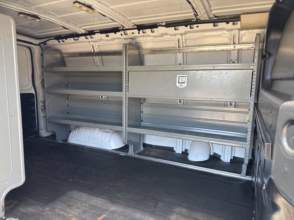 Used 2021 Chevrolet Express 3500 w/ Driver Convenience Package RWD image 16